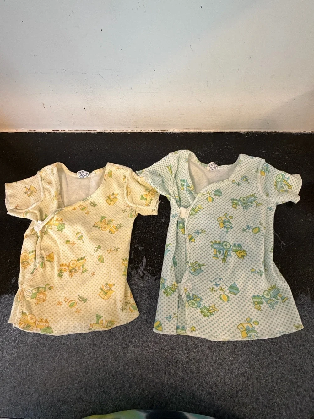 Infant Unisex CARTERS VINTAGE 1979 Cotton side snap Yellow/Aqua Undershirts 1YR